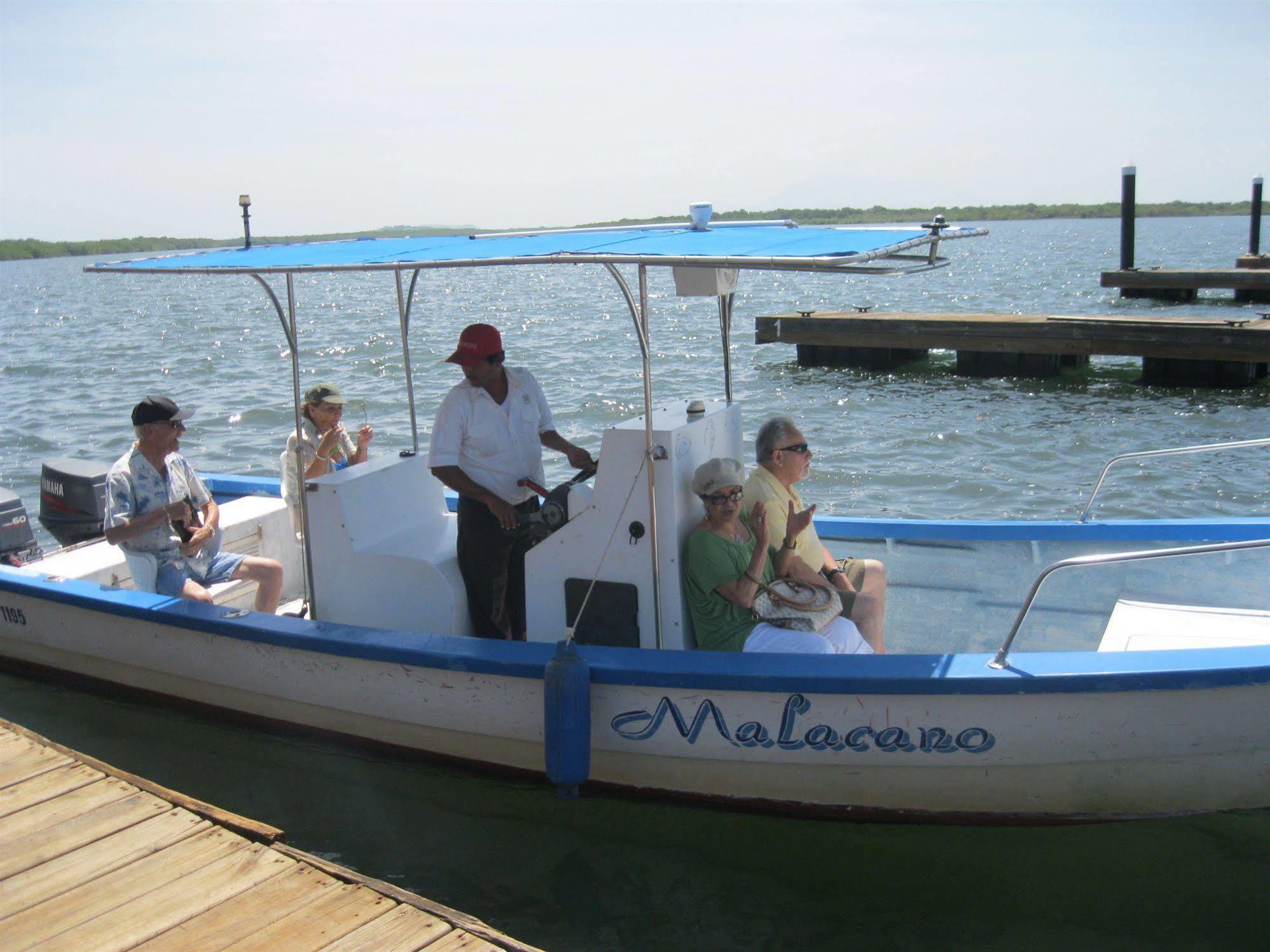 Marina Puesta Del Sol Hotel Aposentillo Kültér fotó
