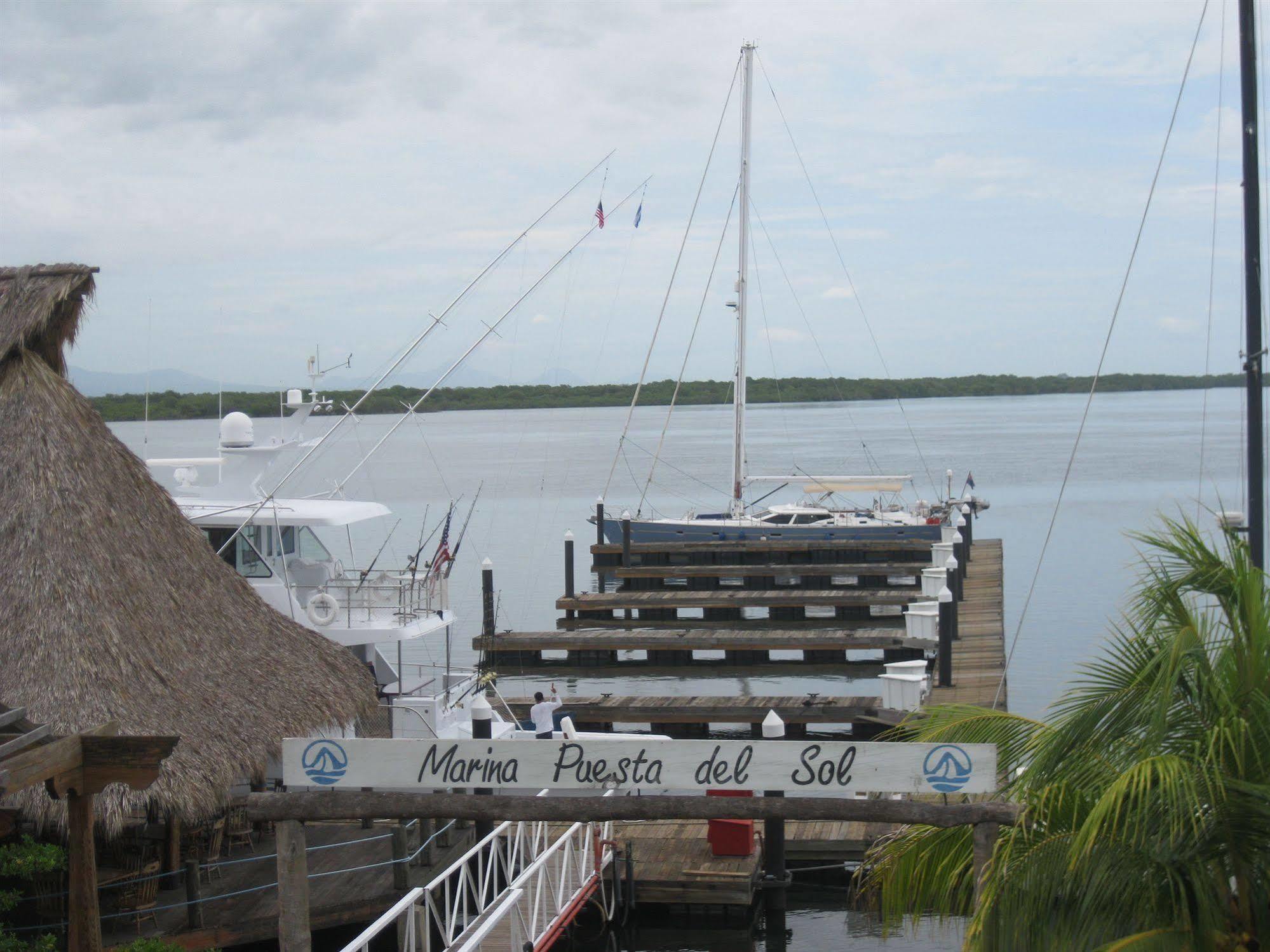Marina Puesta Del Sol Hotel Aposentillo Kültér fotó