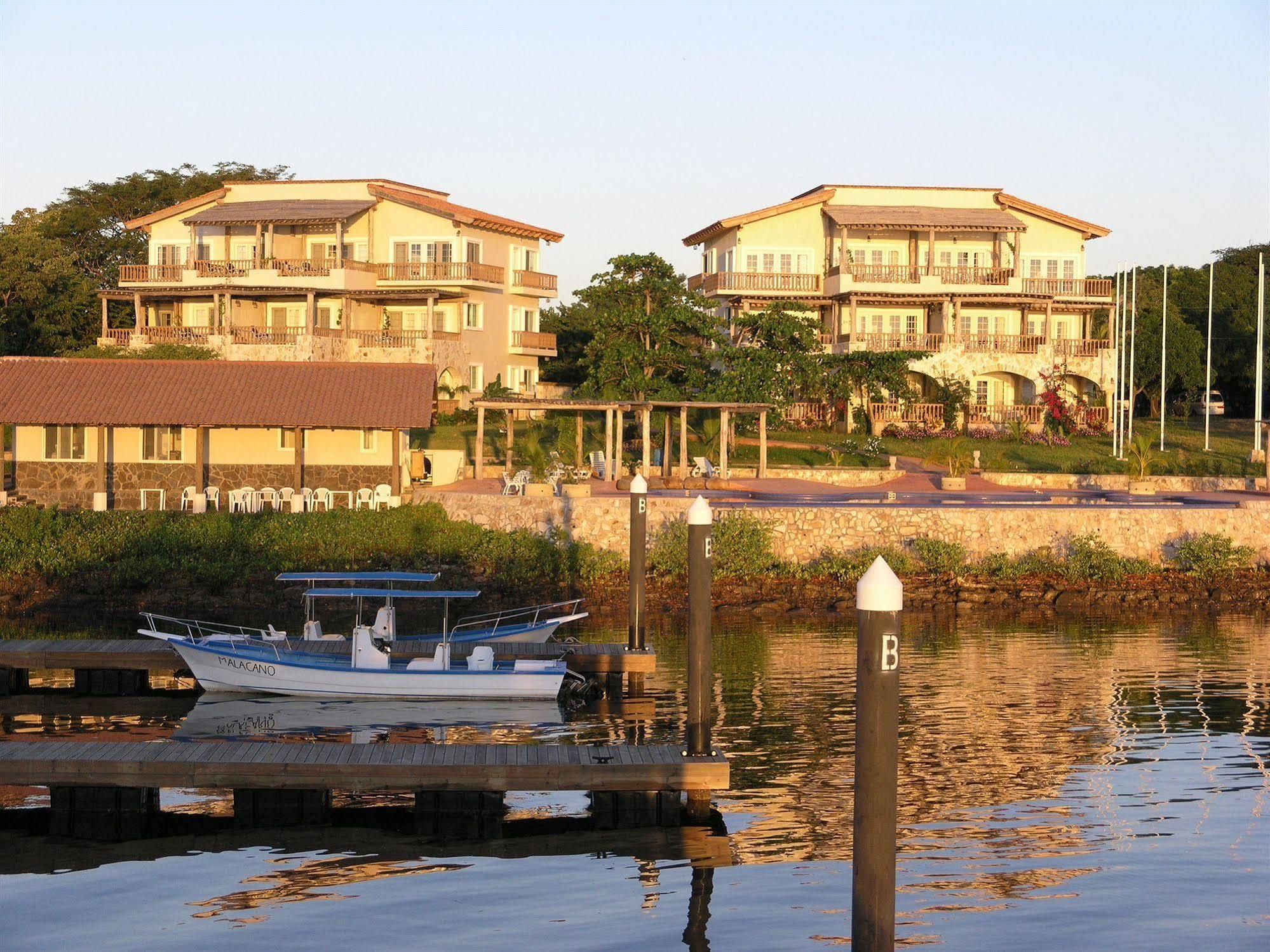 Marina Puesta Del Sol Hotel Aposentillo Kültér fotó